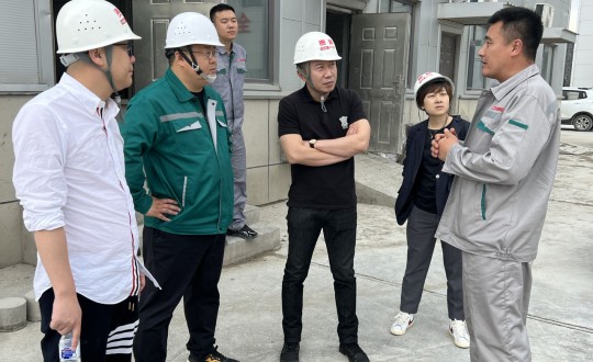 14.長春市科技廳、工信部相關領導蒞臨裝配式總公司參觀交流_副本.jpg